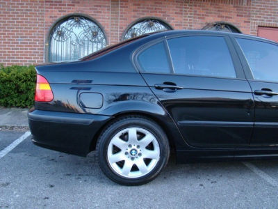 2004 BMW 325  i