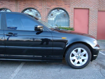2004 BMW 325  i