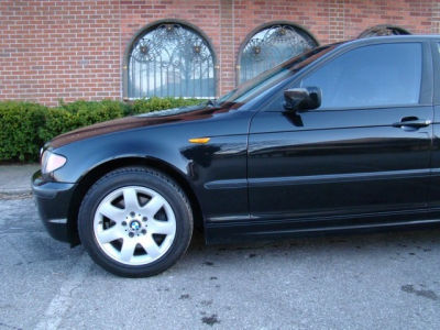 2004 BMW 325  i
