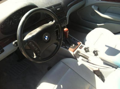2003 BMW 325  xi