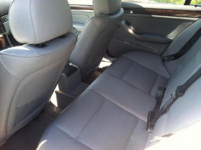 2003 BMW 325  xi