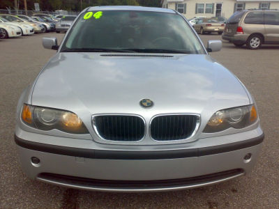2004 BMW 325  i