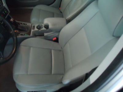 2004 BMW 325  i