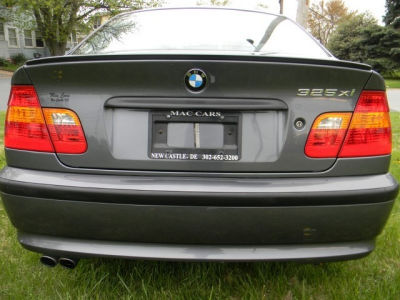 2003 BMW 325  xi