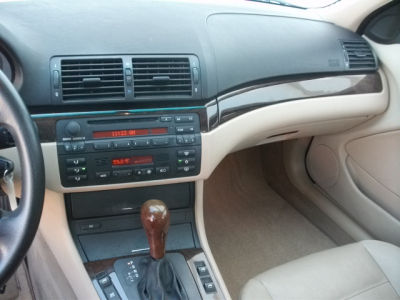 2001 BMW 325  i