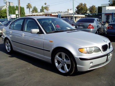 2004 BMW 325  i