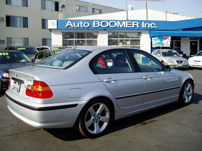 2004 BMW 325  i