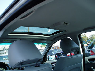 2004 BMW 325  i