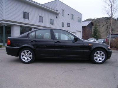2004 BMW 325  i