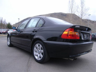 2004 BMW 325  i