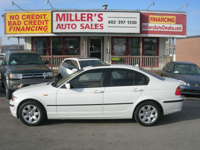 2004 BMW 325  xi