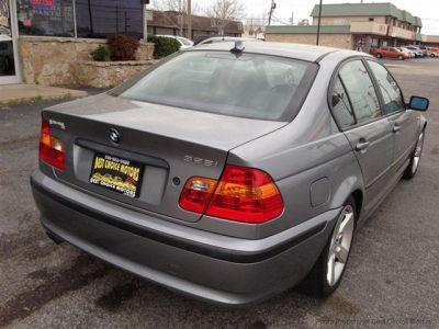 2004 BMW 325  i