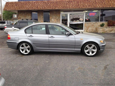 2004 BMW 325  i