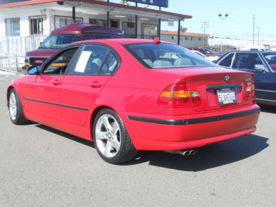 2004 BMW 325  i