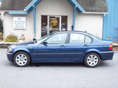 2004 BMW 325  xi