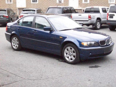 2004 BMW 325  xi