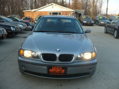 2005 BMW 325  xi