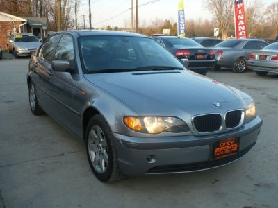 2005 BMW 325  xi