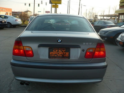 2005 BMW 325  xi