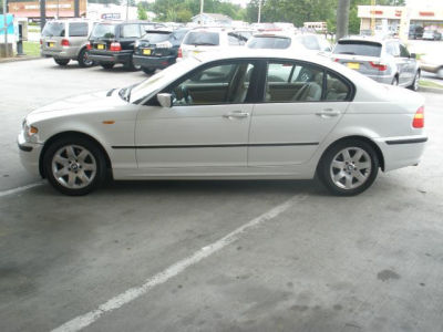 2004 BMW 325  i