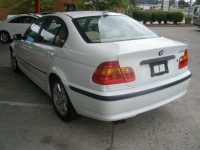 2004 BMW 325  i