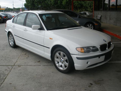 2004 BMW 325  i
