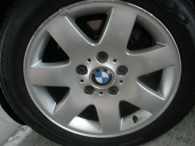 2004 BMW 325  i