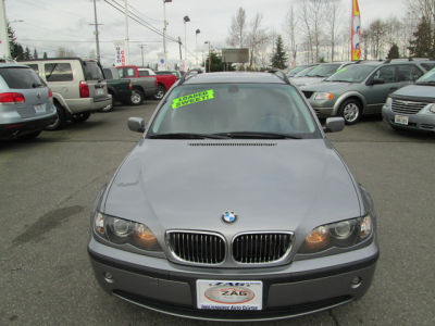 2004 BMW 325  iT