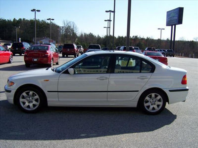 2005 BMW 325  i