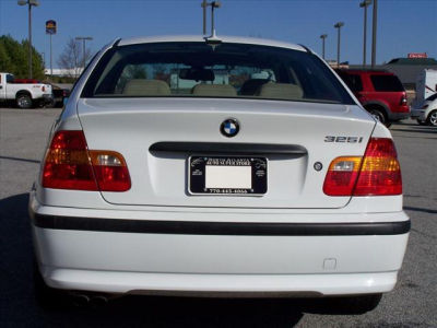 2005 BMW 325  i