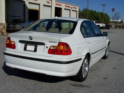 2005 BMW 325  i