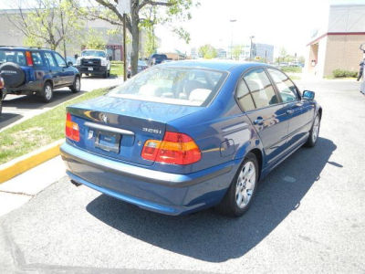 2002 BMW 325  i