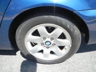 2002 BMW 325  i