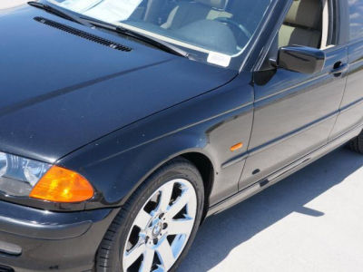 2001 BMW 325 i