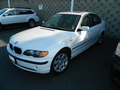 2003 BMW 325  xi