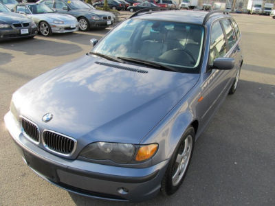 2003 BMW 325  iT