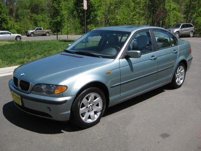 2004 BMW 325  xi