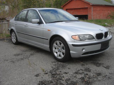 2004 BMW 325  i