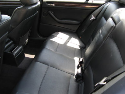 2001 BMW 325  i