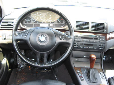 2001 BMW 325  i