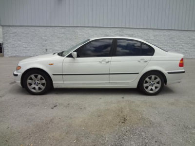 2004 BMW 325  i