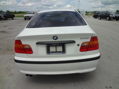 2004 BMW 325  i