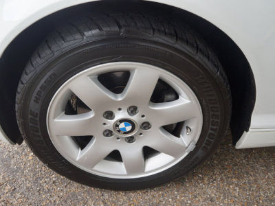 2003 BMW 325  i