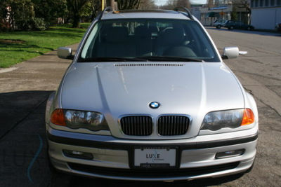 2001 BMW 325  i