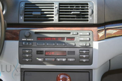 2001 BMW 325  i