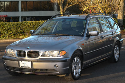 2004 BMW 325  xiT