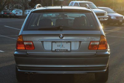 2004 BMW 325  xiT