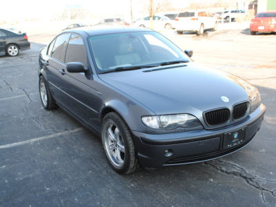 2003 BMW 325  i