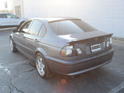 2003 BMW 325  i