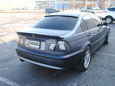2003 BMW 325  i